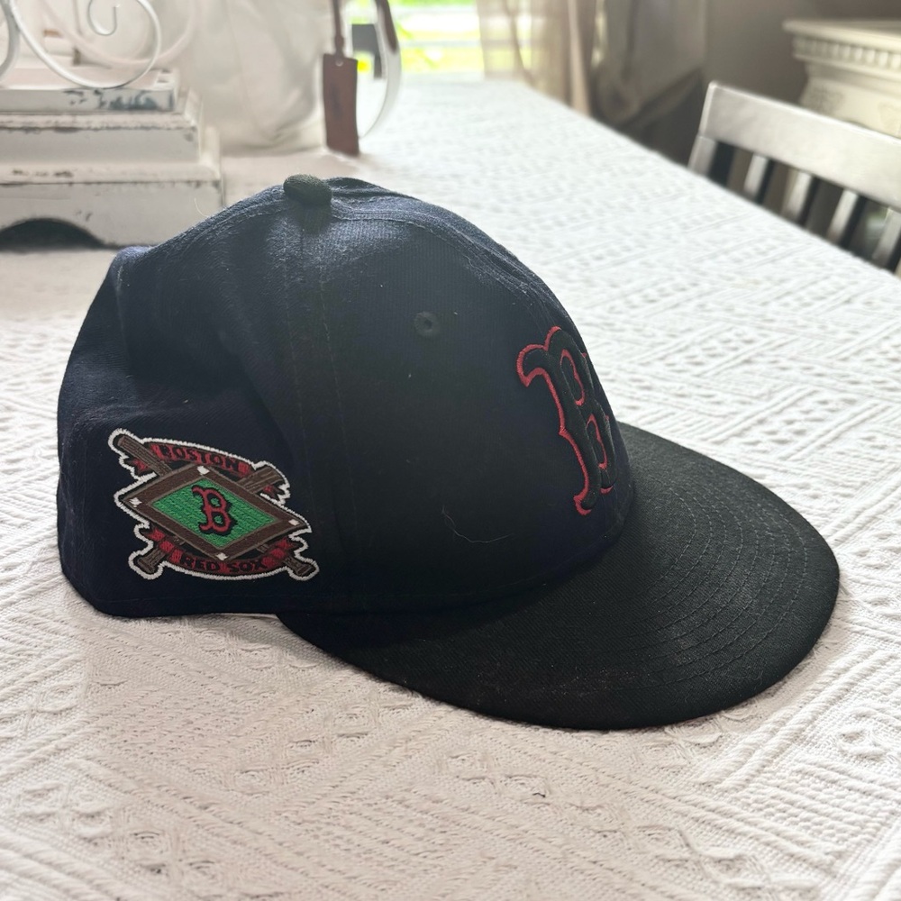 5/$15 MUST BUNDLE Boston Red Sox Cap - Picture 2 of 7